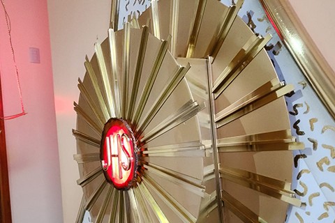 Restauração do sacrário.